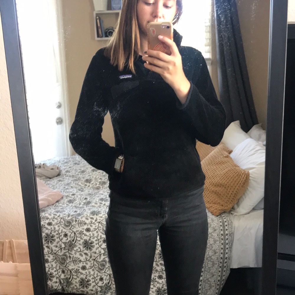 Black Patagonia pullover